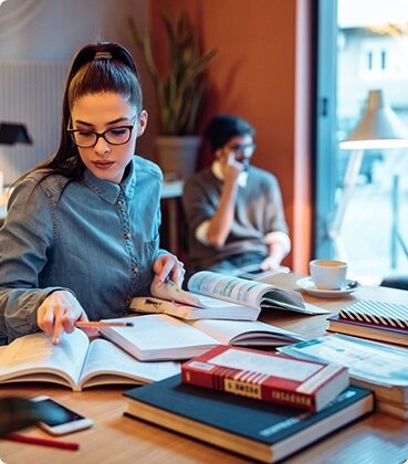 En este curso está otientado a Profesionales o estudiantes del área administrativa que estén interesados en la Gestión de los Recursos Humanos, Personas con interés en ampliar sus horizontes laborales o para obtener conocimientos más profundos en lo que refiere a la Gestión de Recursos Humanos, Empresarios o Comerciantes que quieran aplicar políticas de Recursos Humanos en sus empresas o comercios.
